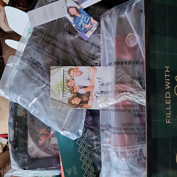 Lug  box loaded omg  HOST PICK limited edition have two kept one gorgeous box - Picture 16 of 16